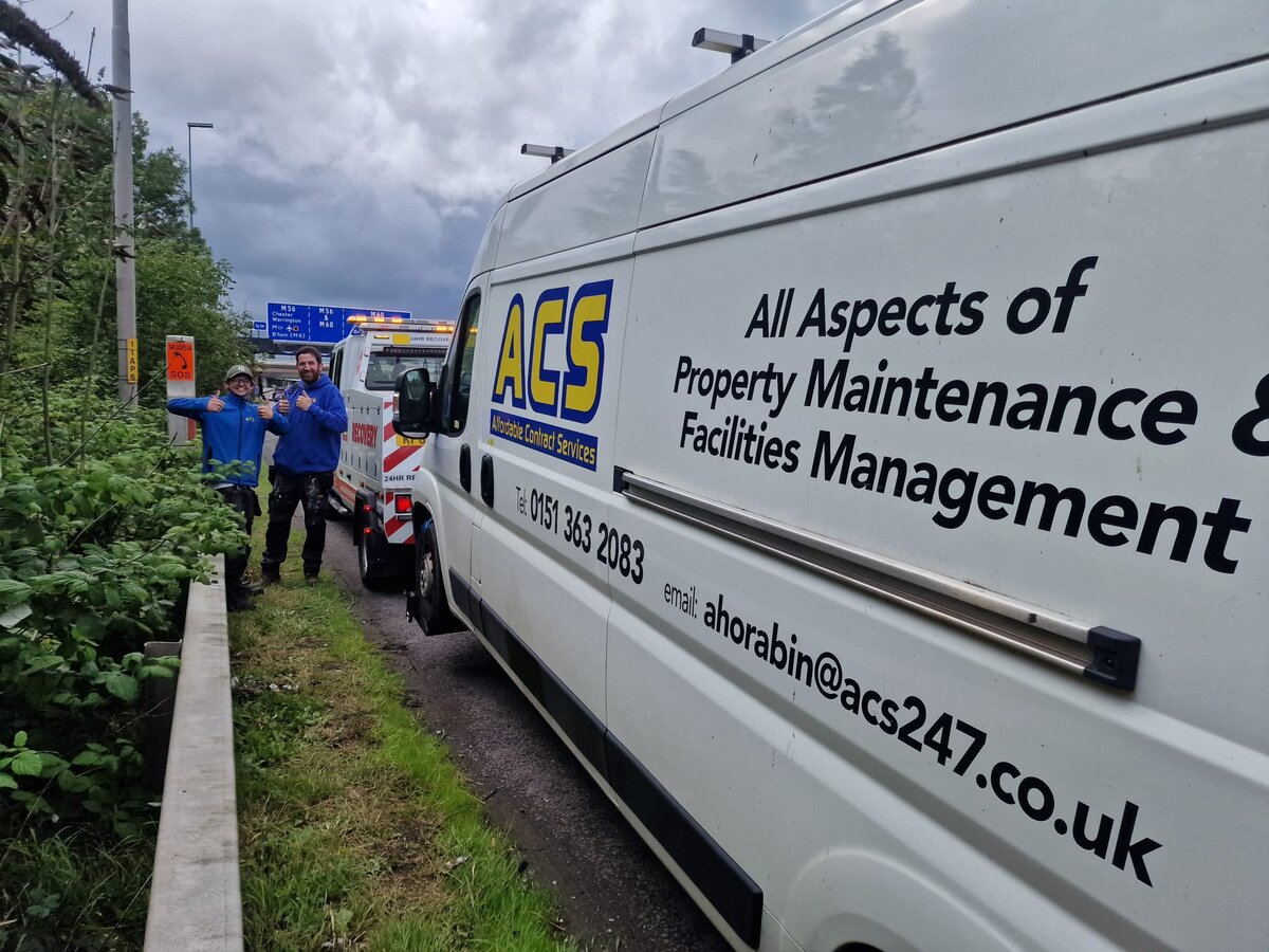 Simon attending an ACS van callout on the M57 hard shoulder near Liverpool.